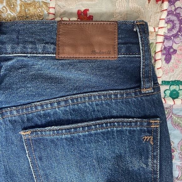 Madewell Classic Straight Leg Jeans in Croston Wash Size 24 - Picture 9 of 15